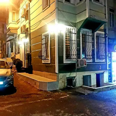Taksim Nefti 호텔